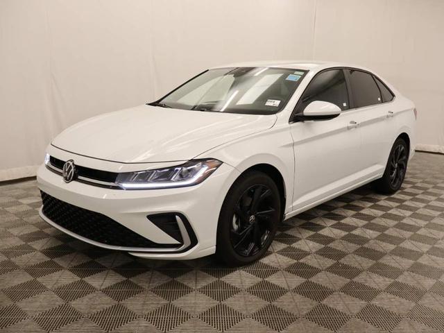 Photo of 2025 Opal White Pearl Effect Volkswagen Jetta