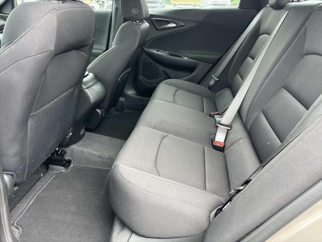 Photo of 2025 Mineral Gray Metallic Chevrolet Malibu