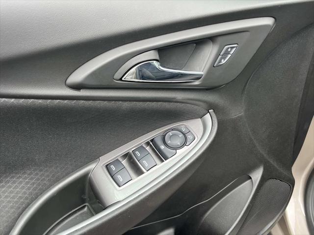 Photo of 2025 Mineral Gray Metallic Chevrolet Malibu