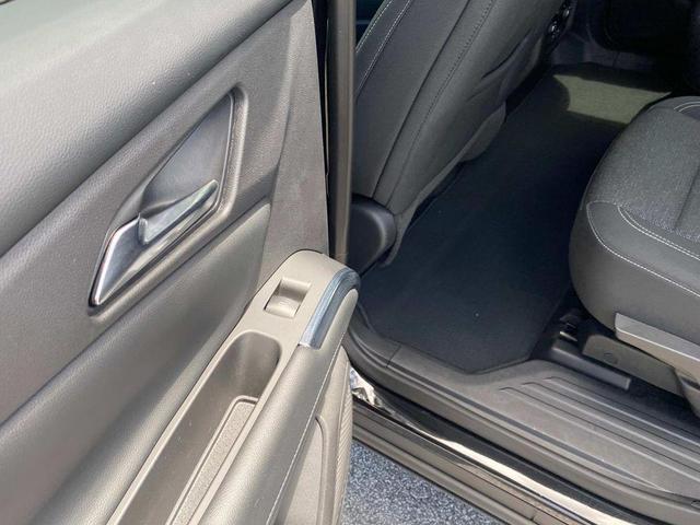 Photo of 2025 Mosaic Black Metallic Chevrolet Traverse