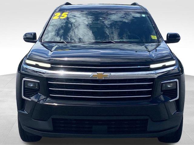 Photo of 2025 Mosaic Black Metallic Chevrolet Traverse