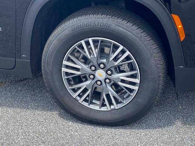 Photo of 2025 Mosaic Black Metallic Chevrolet Traverse