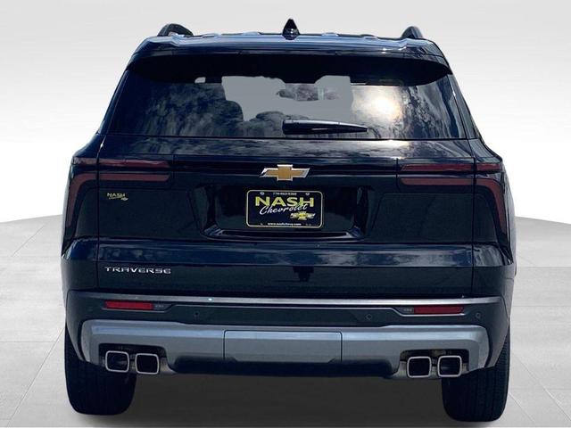 Photo of 2025 Mosaic Black Metallic Chevrolet Traverse