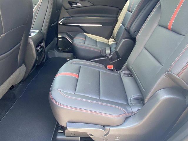 Photo of 2026 Polar White Tricoat Chevrolet Traverse