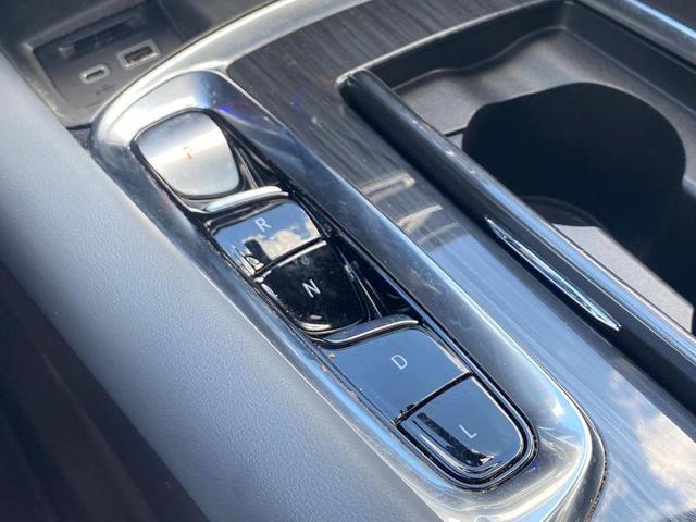 Photo of 2022 Quicksilver Metallic Buick Enclave