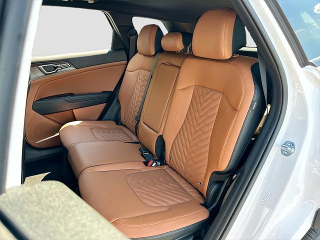 Photo of 2026 White Pearl Kia Sportage