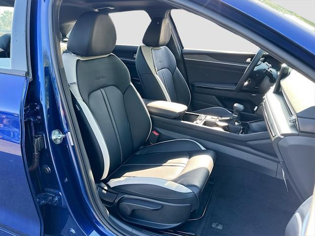 Photo of 2025 Yacht Blue Kia K5