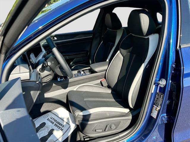 Photo of 2025 Yacht Blue Kia K5
