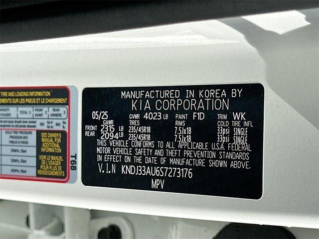Photo of 2025 White / Black Kia Soul