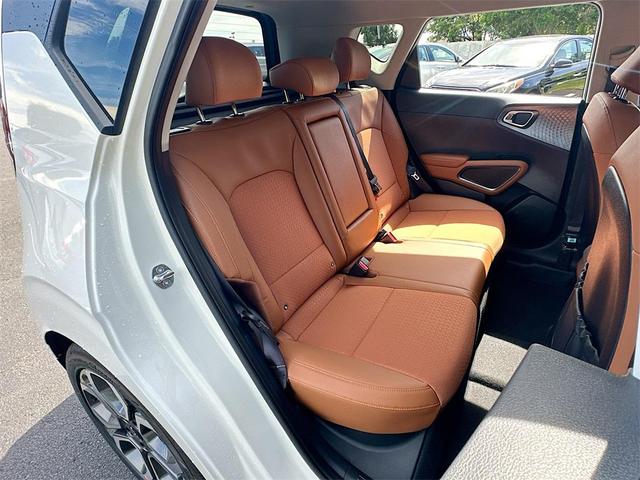 Photo of 2025 White / Black Kia Soul