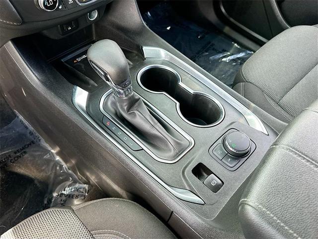 Photo of 2022 Silver Ice Metallic Chevrolet Traverse