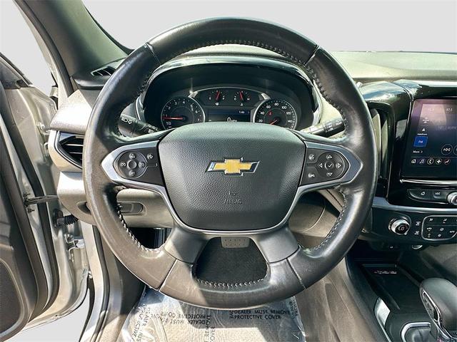 Photo of 2022 Silver Ice Metallic Chevrolet Traverse