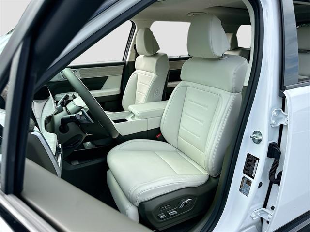 Photo of 2025 Serenity White Hyundai SANTA FE HEV