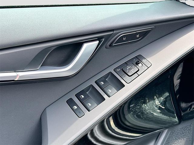 Photo of 2025 Steel Kia Niro