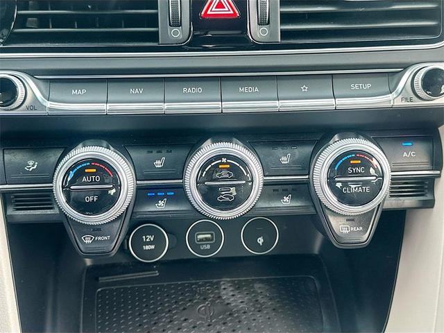 Photo of 2023 Makalu Gray Genesis G70
