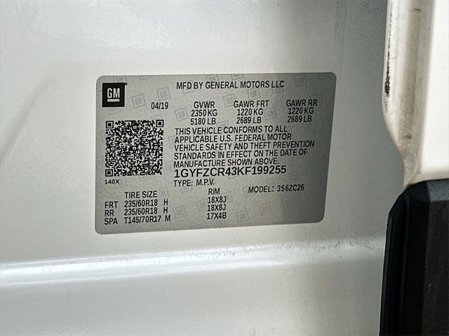 Photo of 2019 Crystal White Tricoat Cadillac XT4