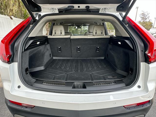 Photo of 2019 Crystal White Tricoat Cadillac XT4