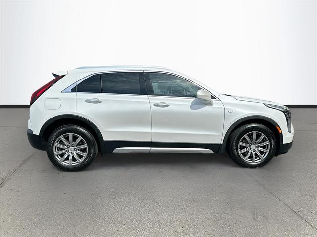 Photo of 2019 Crystal White Tricoat Cadillac XT4