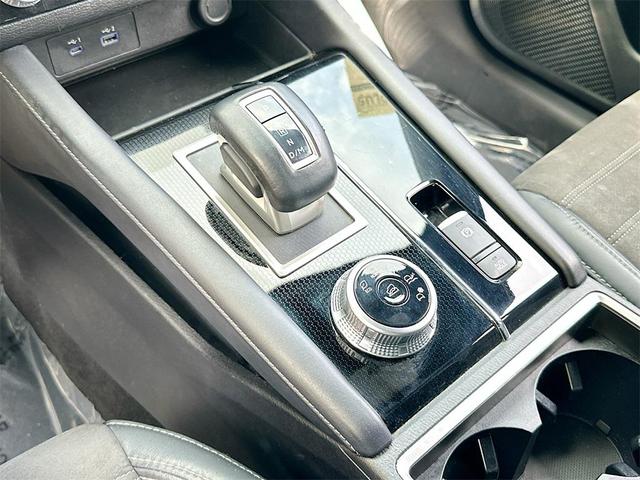 Photo of 2023 Mercury Gray Metallic Mitsubishi Outlander