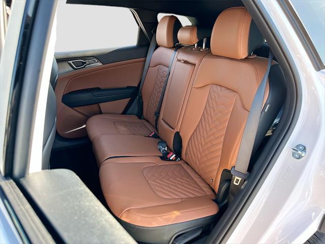 Photo of 2026 Glacial White Pearl Kia Sportage