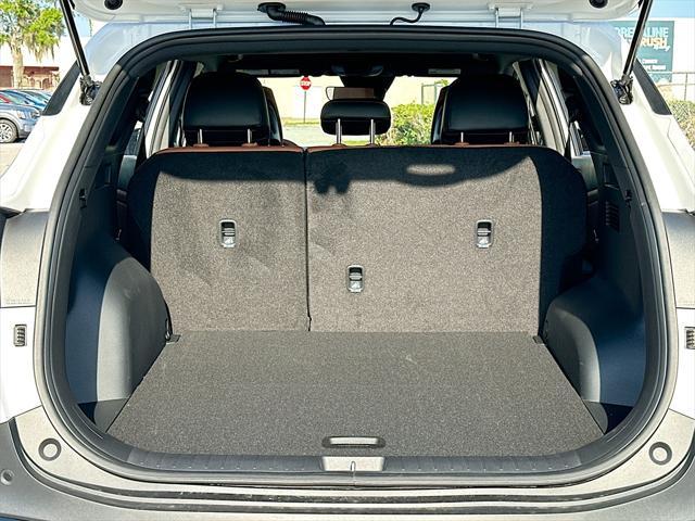 Photo of 2026 Glacial White Pearl Kia Sportage