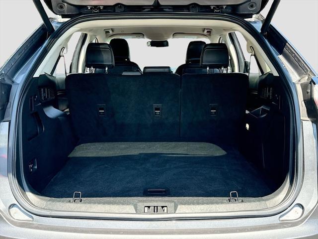 Photo of 2024 Gray Metallic Ford Edge