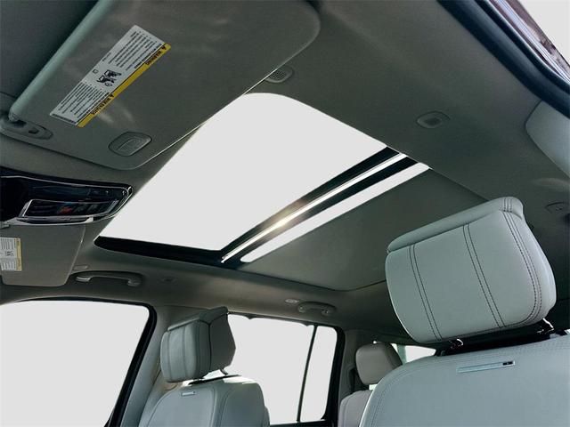 Photo of 2022 Velvet Red Pearlcoat Jeep Grand Wagoneer
