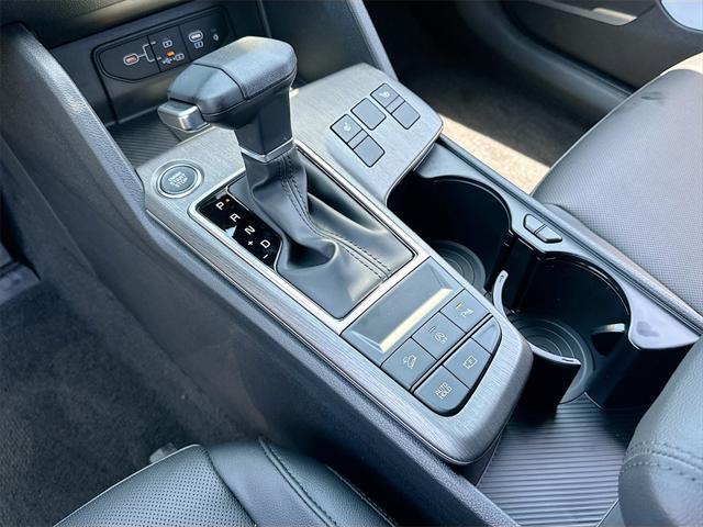 Photo of 2026 Glacial White Pearl Kia Sportage