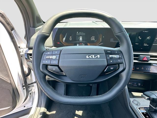 Photo of 2026 Glacial White Pearl Kia Sportage