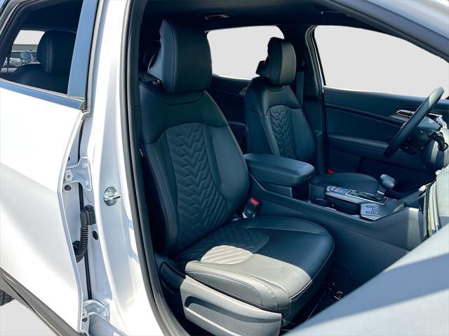 Photo of 2026 Glacial White Pearl Kia Sportage