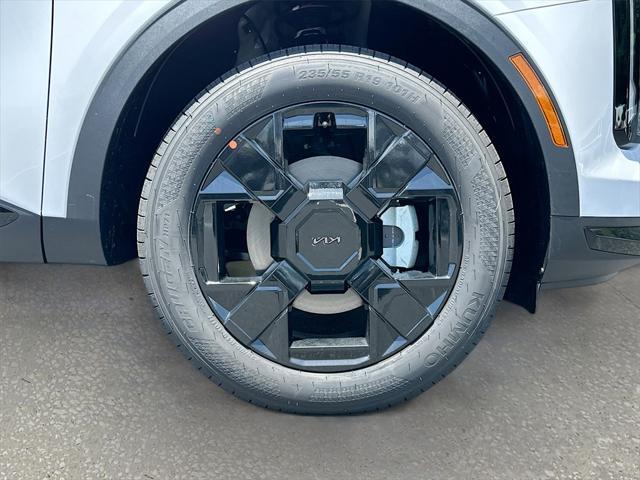 Photo of 2026 Glacial White Pearl Kia Sportage