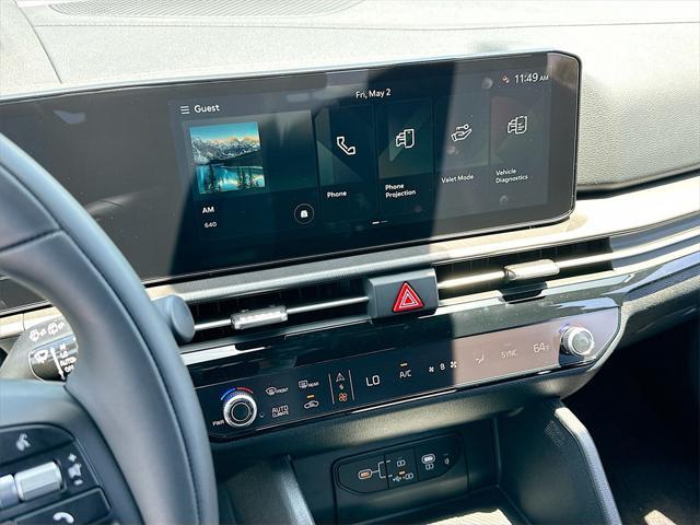Photo of 2026 Glacial White Pearl Kia Sportage