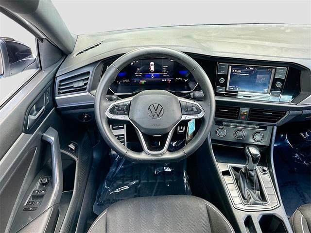 Photo of 2024 Pure White Volkswagen Jetta