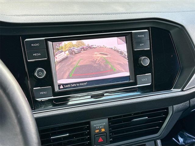 Photo of 2024 Pure White Volkswagen Jetta