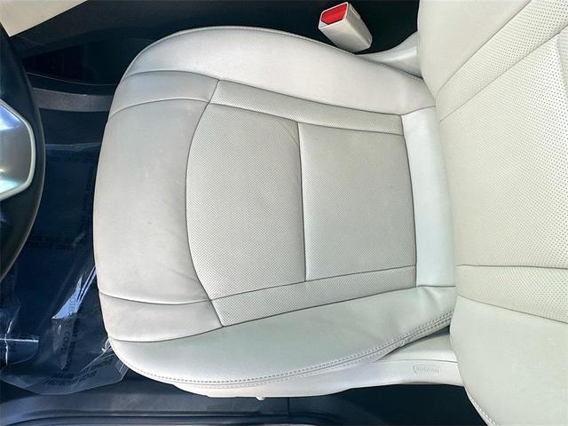 Photo of 2023 White Frost Tricoat Buick Enclave