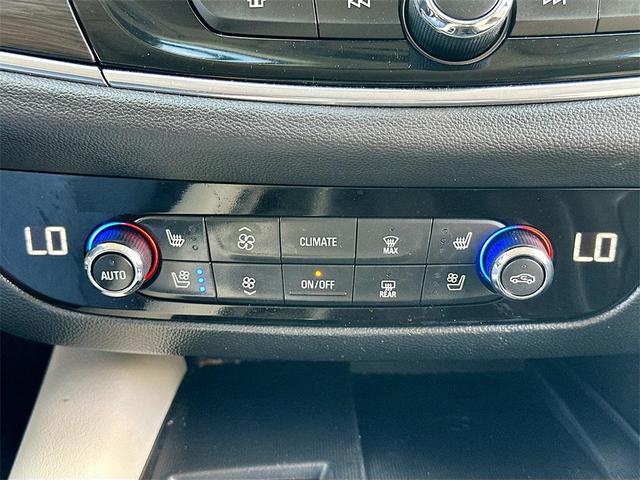 Photo of 2023 White Frost Tricoat Buick Enclave