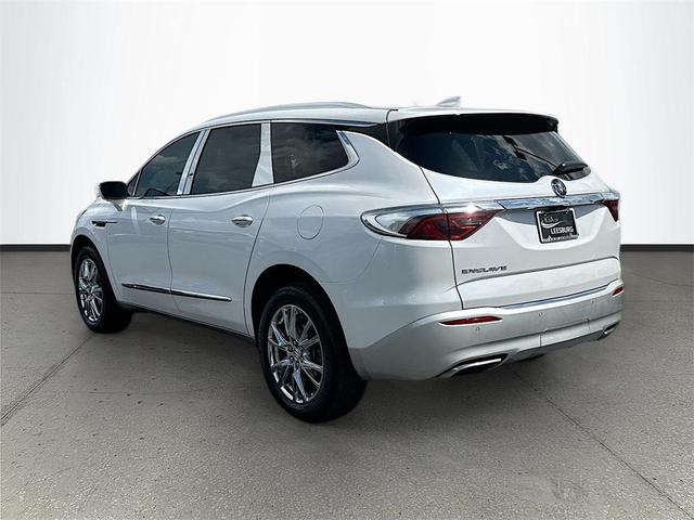 Photo of 2023 White Frost Tricoat Buick Enclave