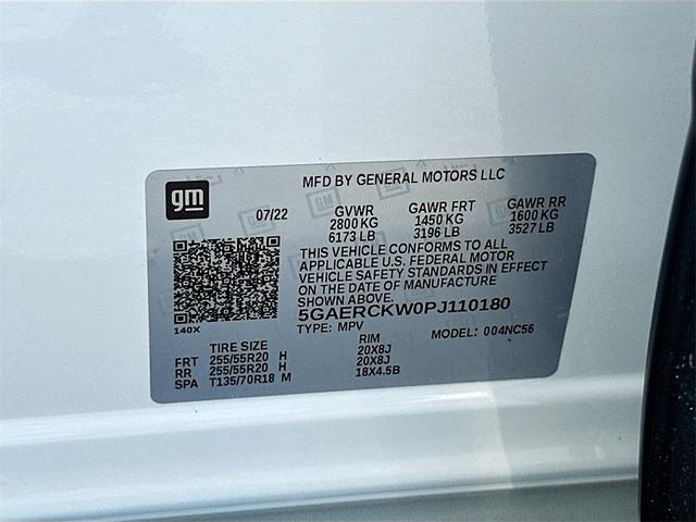 Photo of 2023 White Frost Tricoat Buick Enclave