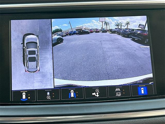 Photo of 2023 White Frost Tricoat Buick Enclave