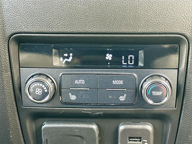 Photo of 2023 White Frost Tricoat Buick Enclave