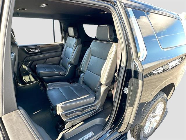 Photo of 2023 Black Chevrolet Suburban