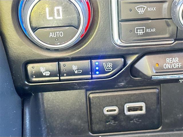 Photo of 2023 Black Chevrolet Suburban