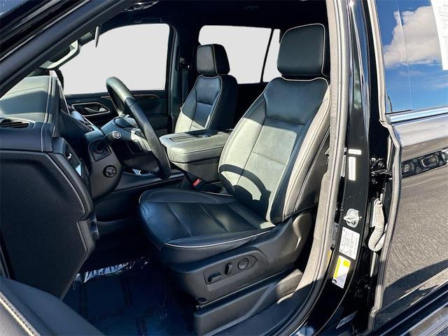 Photo of 2023 Black Chevrolet Suburban