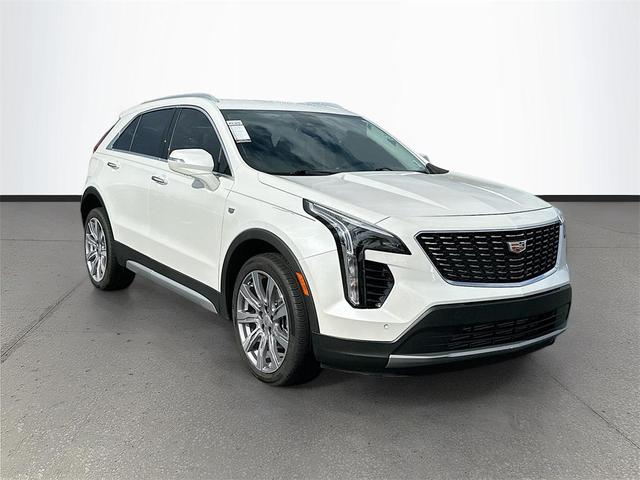 Photo of 2021 Crystal White Tricoat Cadillac XT4