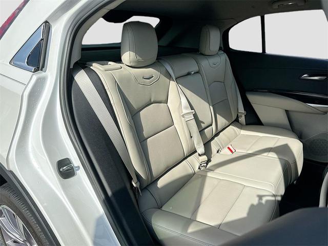 Photo of 2021 Crystal White Tricoat Cadillac XT4