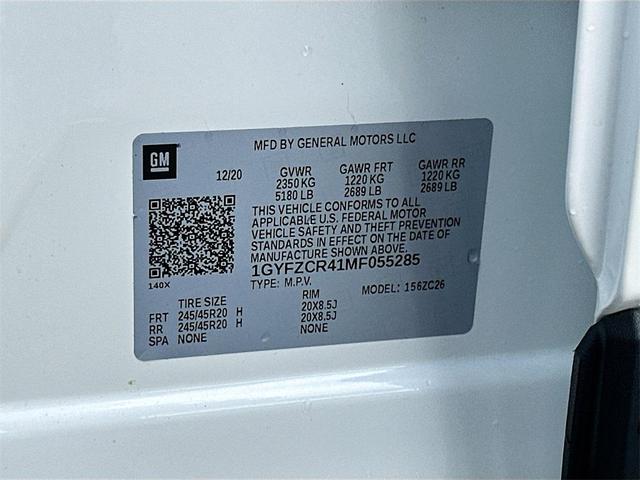 Photo of 2021 Crystal White Tricoat Cadillac XT4