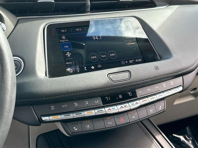 Photo of 2021 Crystal White Tricoat Cadillac XT4
