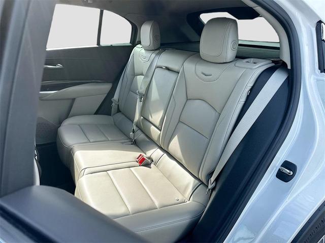 Photo of 2021 Crystal White Tricoat Cadillac XT4