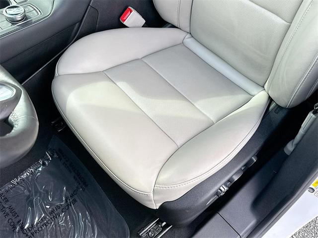 Photo of 2021 Crystal White Tricoat Cadillac XT4