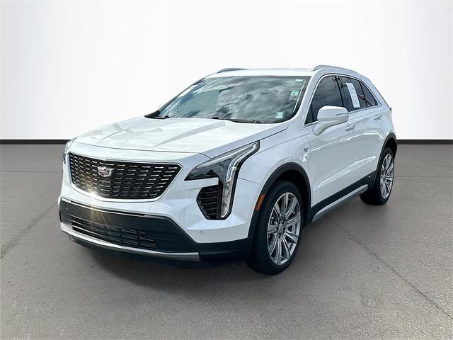 Photo of 2021 Crystal White Tricoat Cadillac XT4